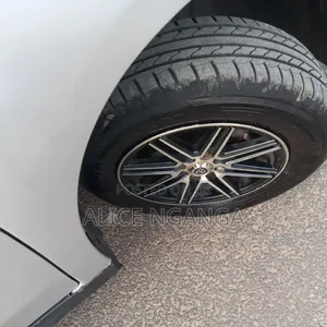 Nissan Advan 2014 Silver