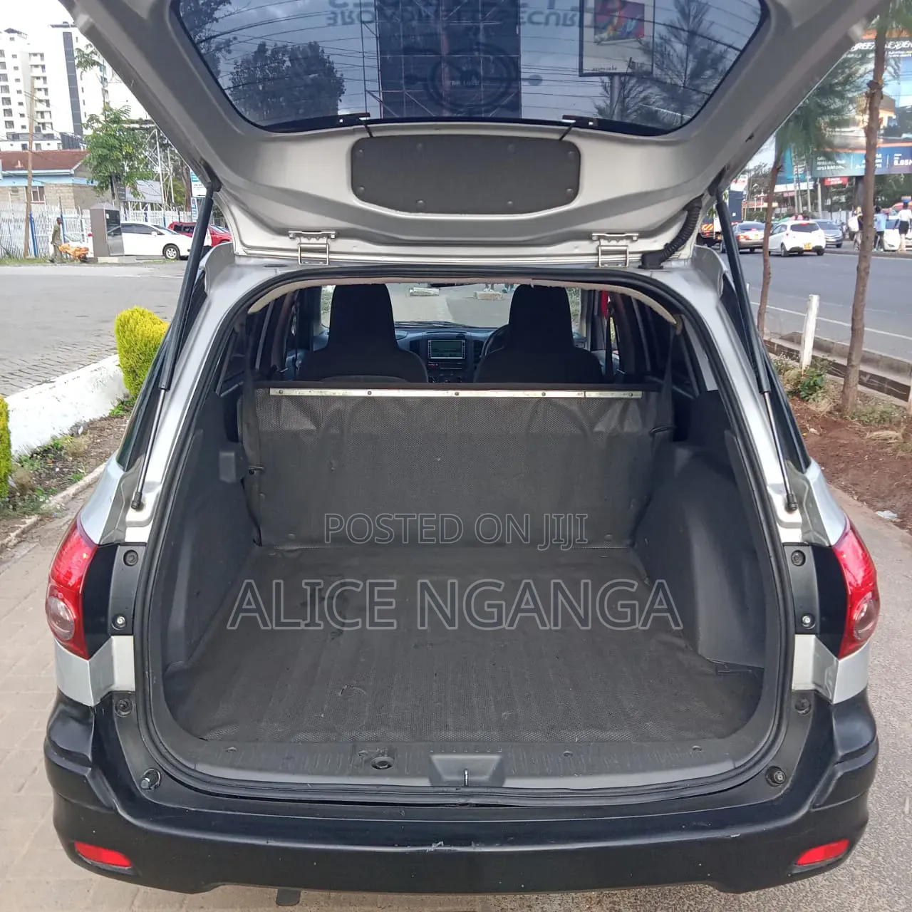 Nissan Advan 2014 Silver
