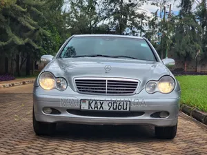 Mercedes-Benz C200 2003 Silver