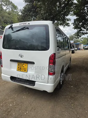 Toyota HiAce 2014 White