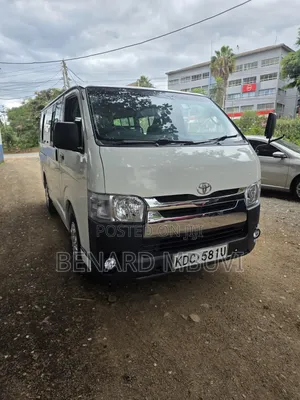 Toyota HiAce 2014 White