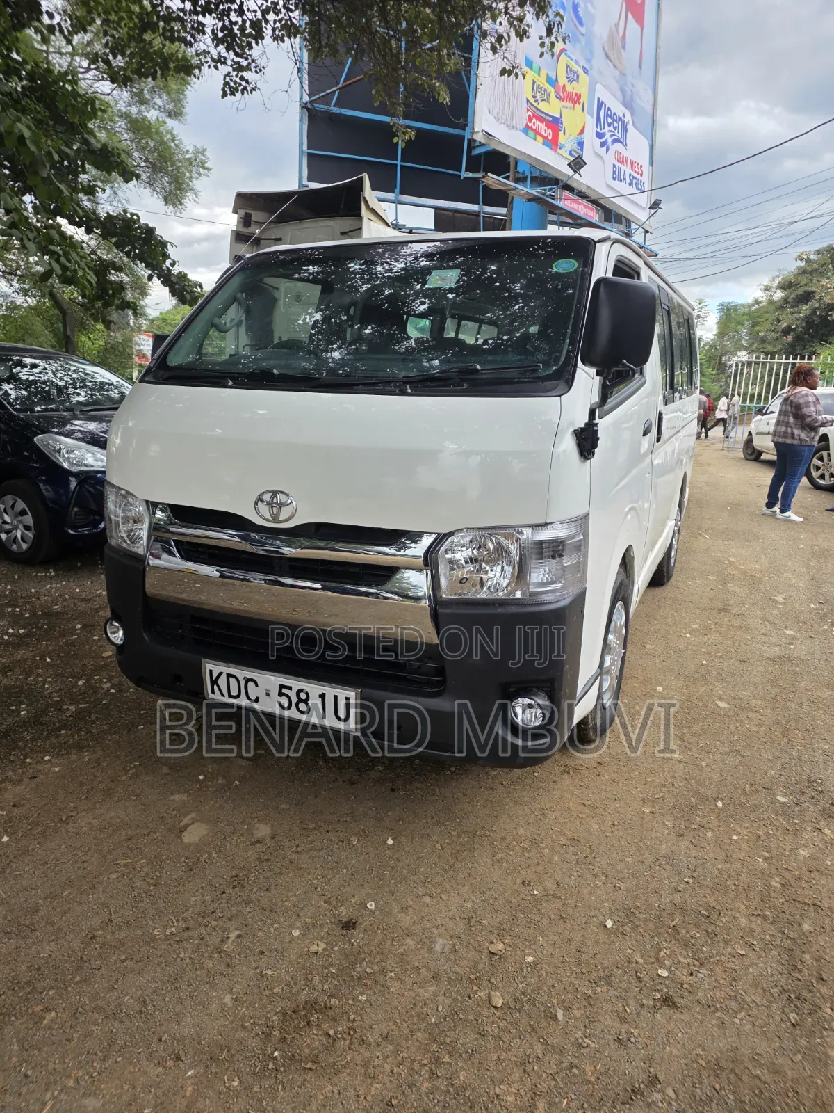 Toyota HiAce 2014 White
