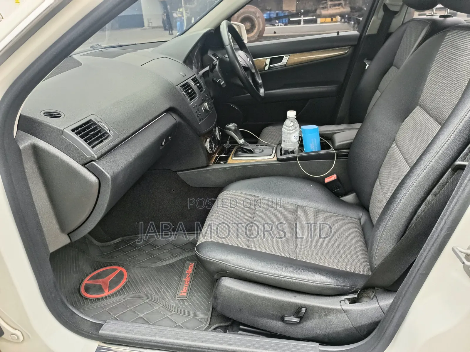 Mercedes-Benz C200 2011 White