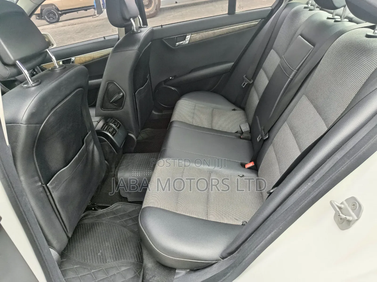 Mercedes-Benz C200 2011 White