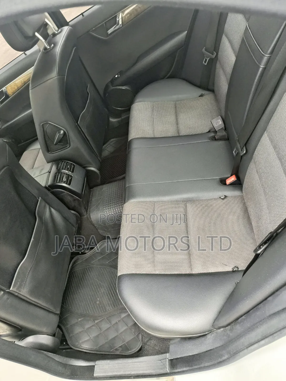Mercedes-Benz C200 2011 White