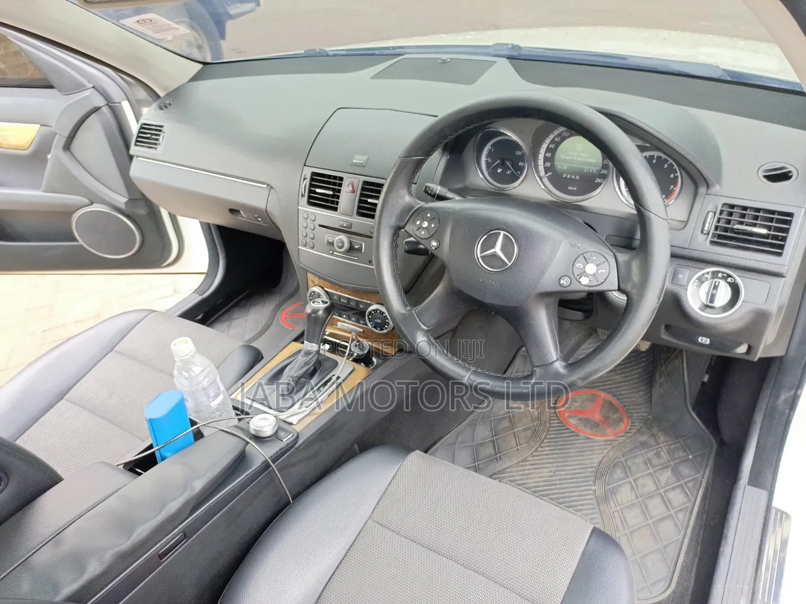 Mercedes-Benz C200 2011 White