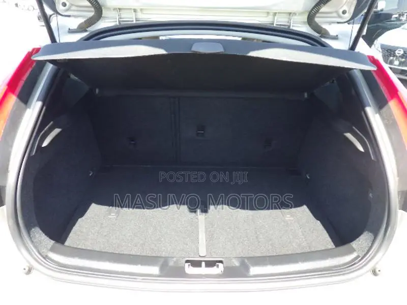 Volvo V40 2019 Beige