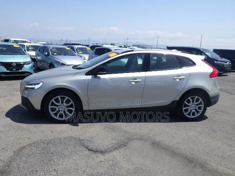 Volvo V40 2019 Beige