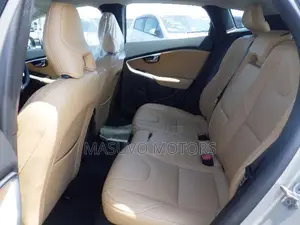 Volvo V40 2019 Beige