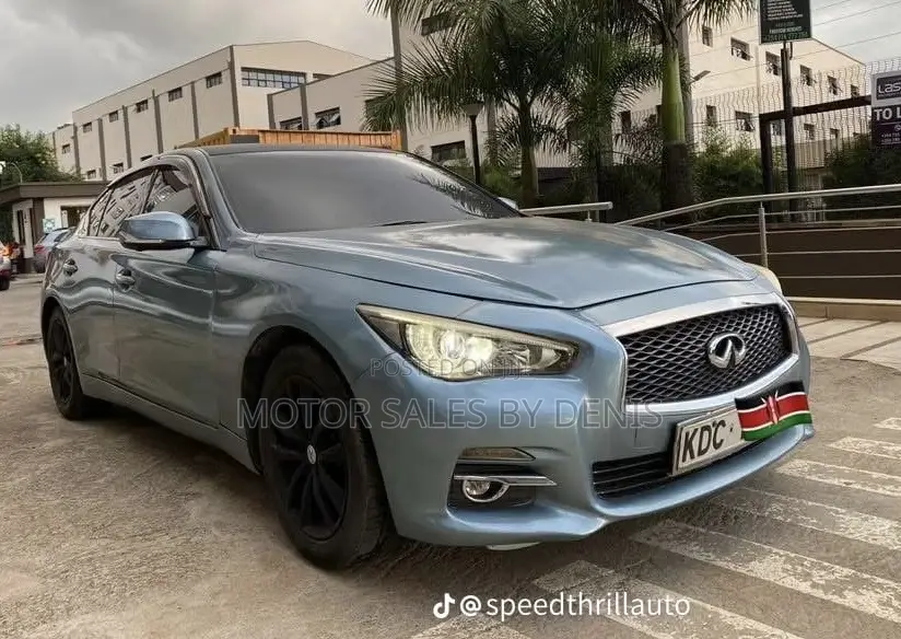 Nissan Skyline 2014 Blue