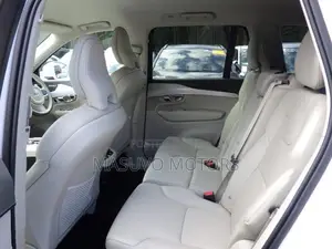 Volvo XC90 2019 Pearl