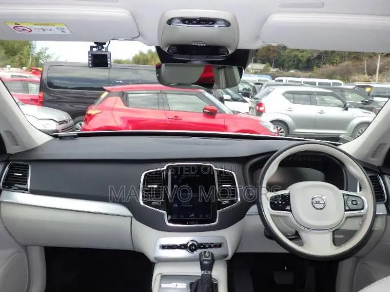 Volvo XC90 2019 Pearl