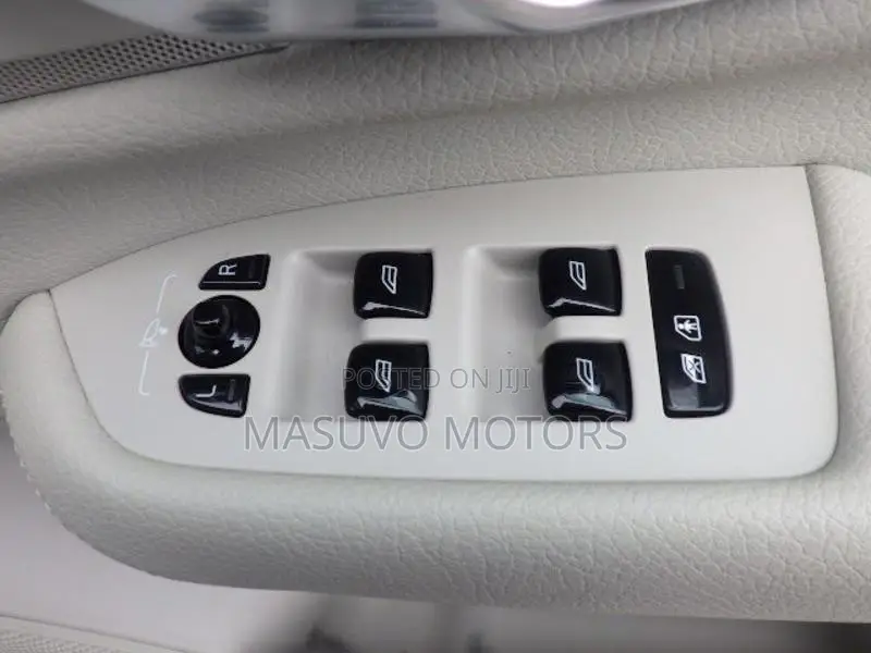 Volvo XC90 2019 Pearl