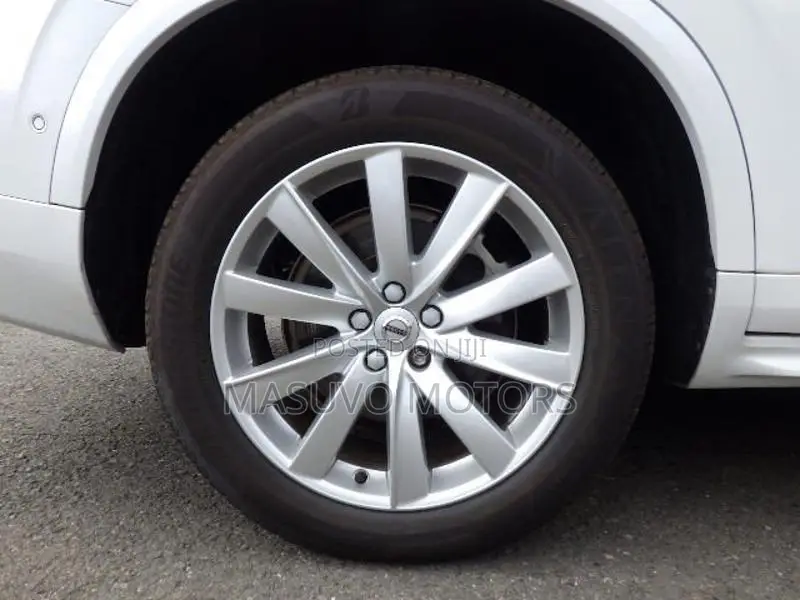 Volvo XC90 2019 Pearl