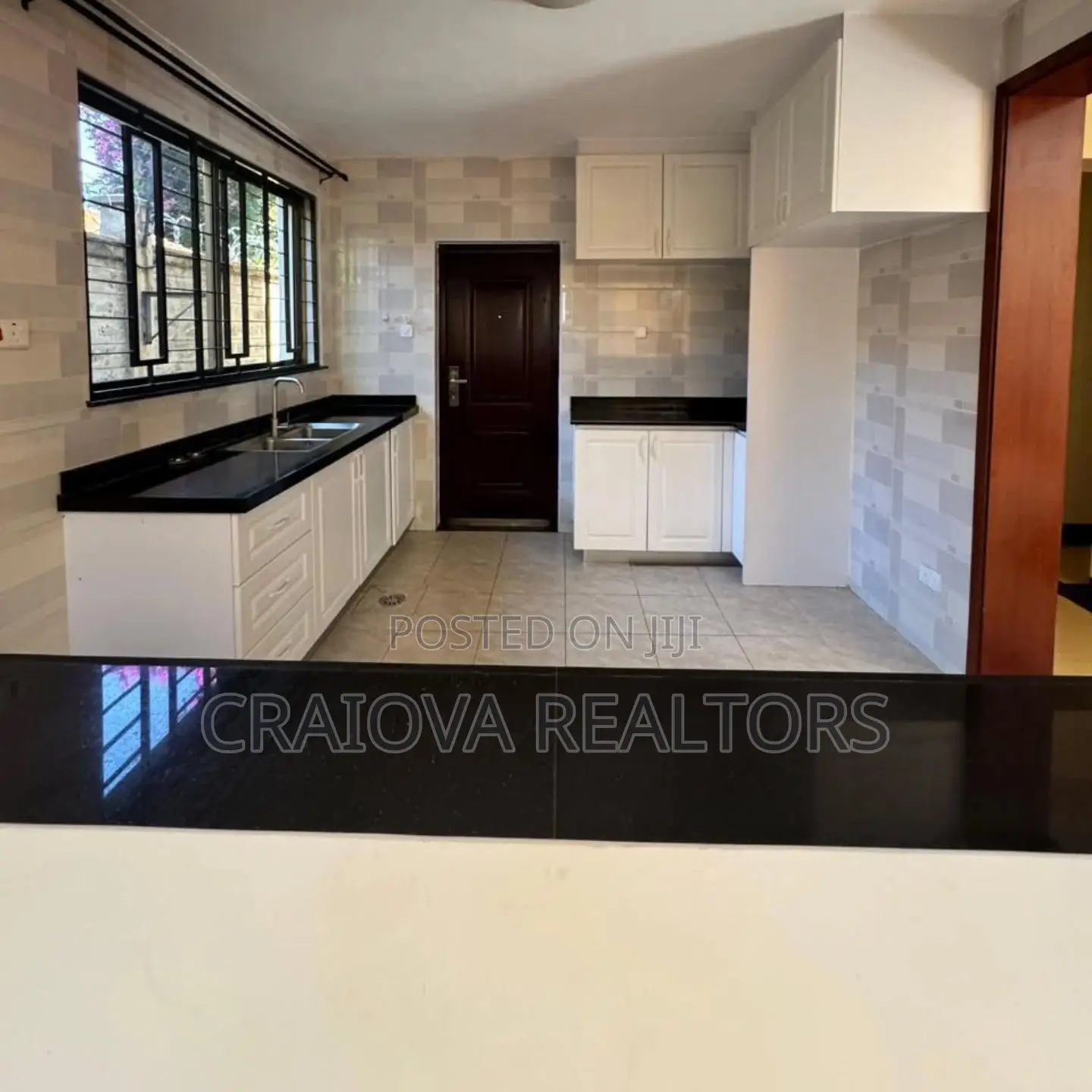 5bdrm Townhouse / Terrace in Maziwa for rent