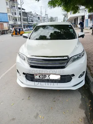 Toyota Harrier 2.0 4WD 2016 White