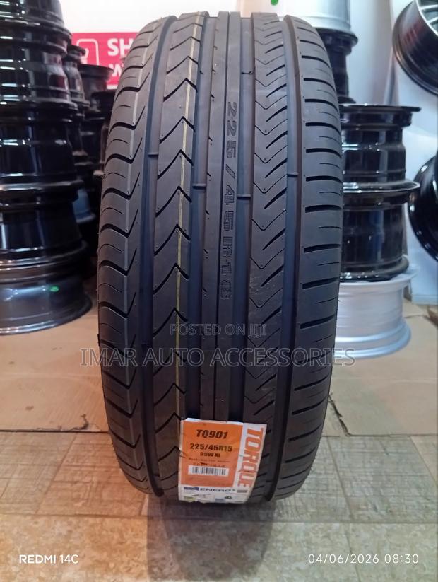 Torque 235/55r18 Suv Crossover Performance Tire