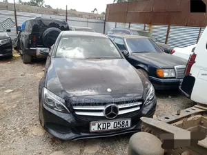 Mercedes-Benz C200 2016 Black