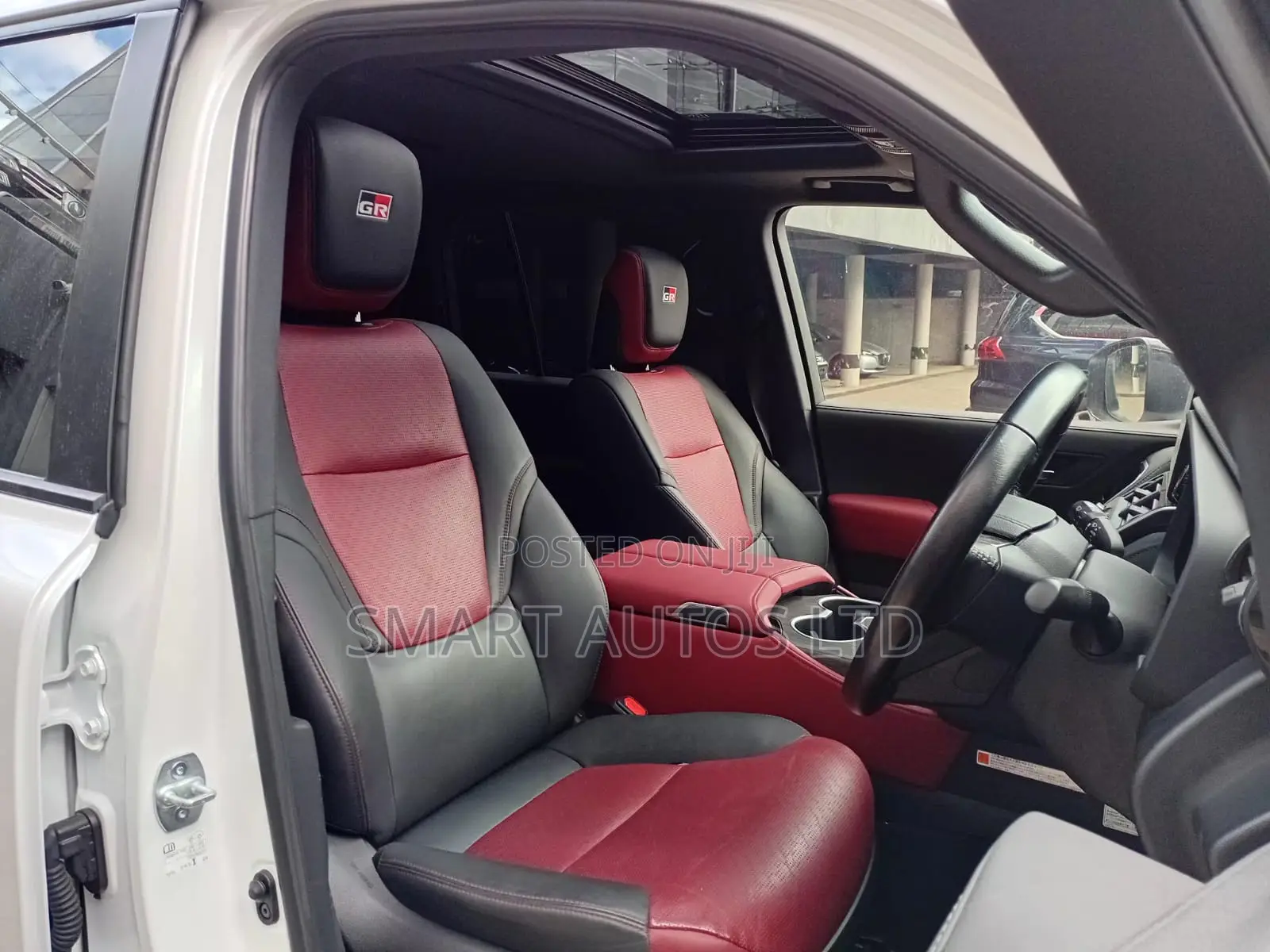 Toyota Land Cruiser LC300 2021 Off white