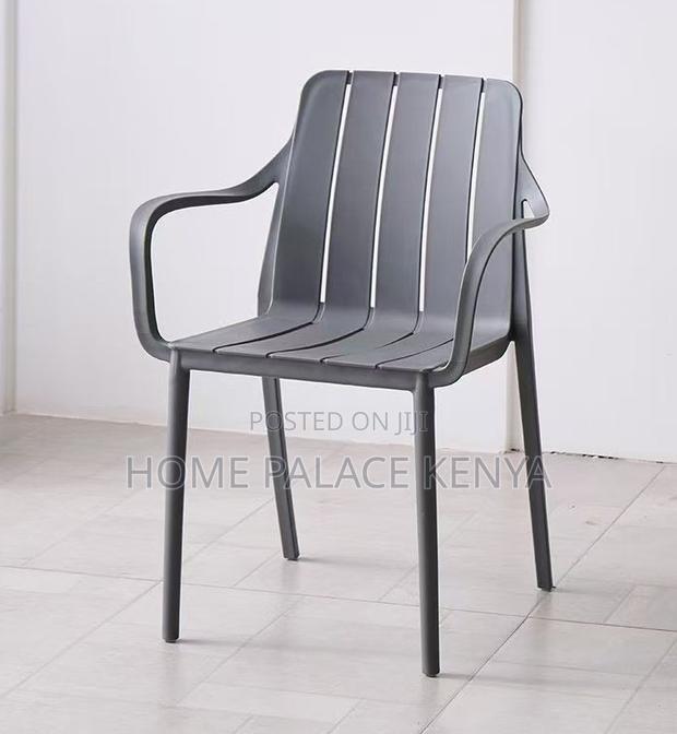 Outdoor Chair: Large Seat Pp Dining Chair With Armrests