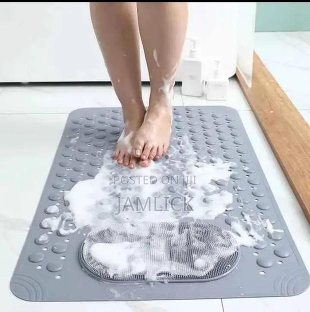 Grey Anti-Slip Washroom Bath Mat -Cl