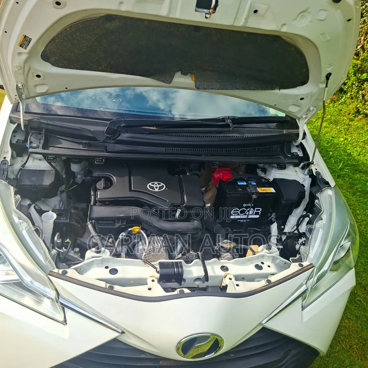 Toyota Vitz 1.0 FWD 5dr 2019 White