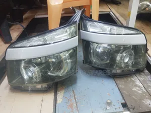 Noah 2008 Headlight Zenon