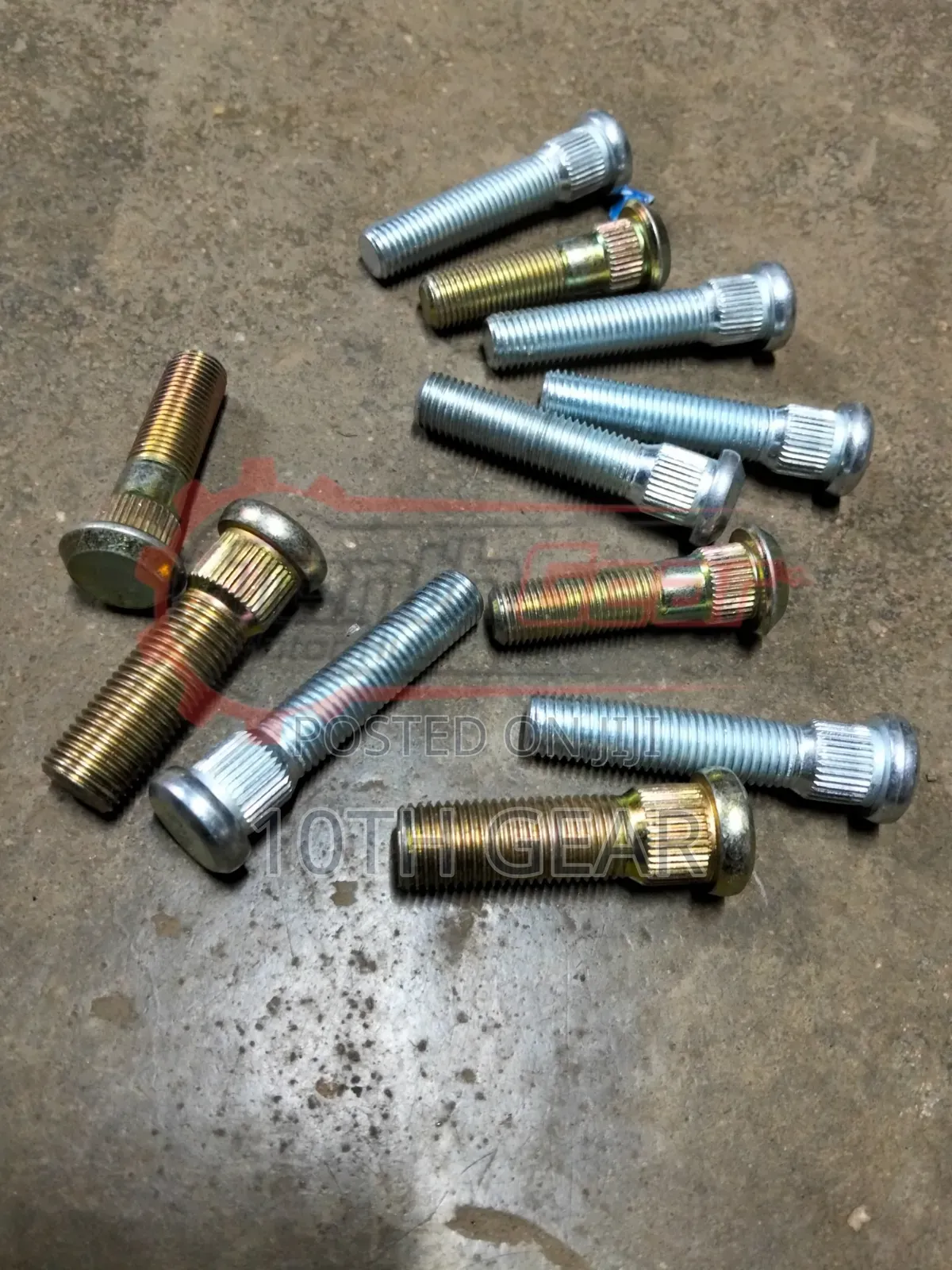 Wheel Stud Silver/Gold
