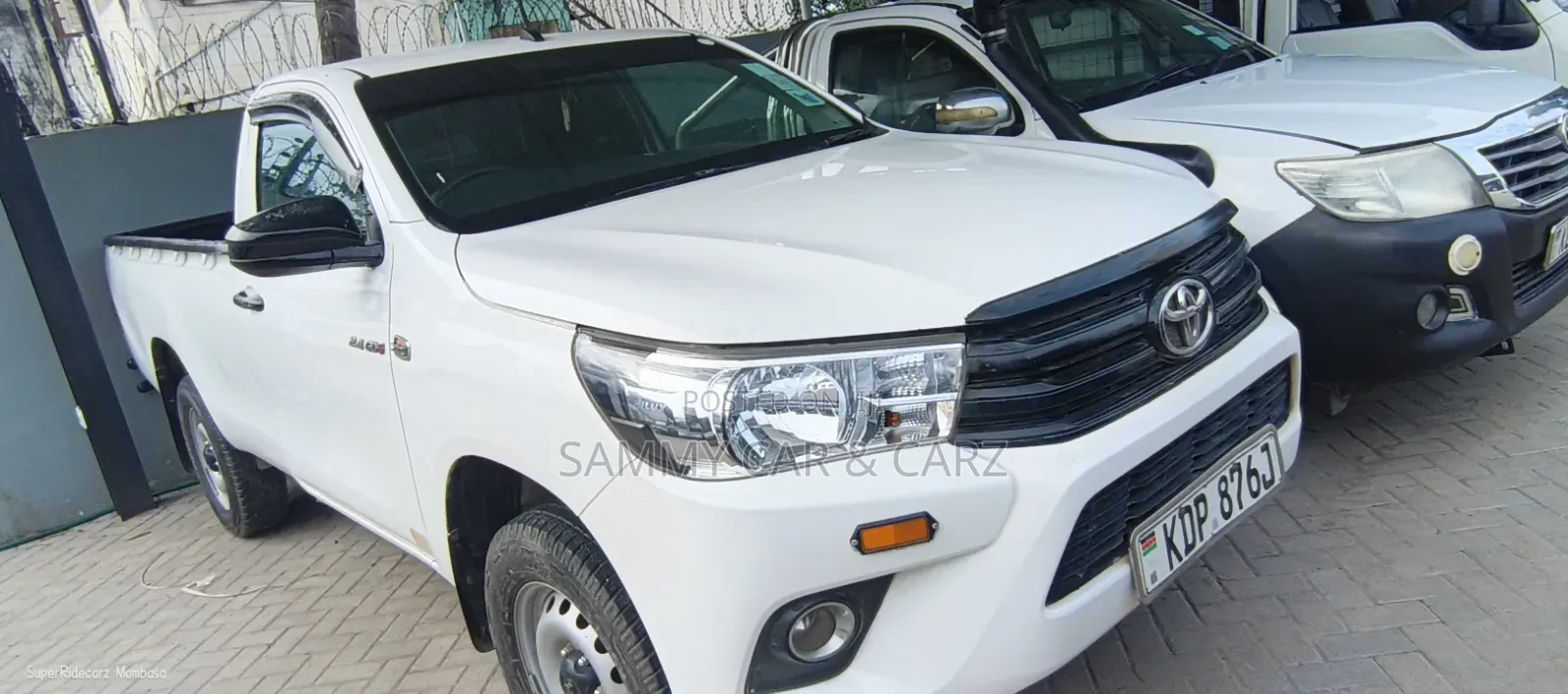 Toyota Hilux 2024 White