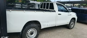 Toyota Hilux 2024 White