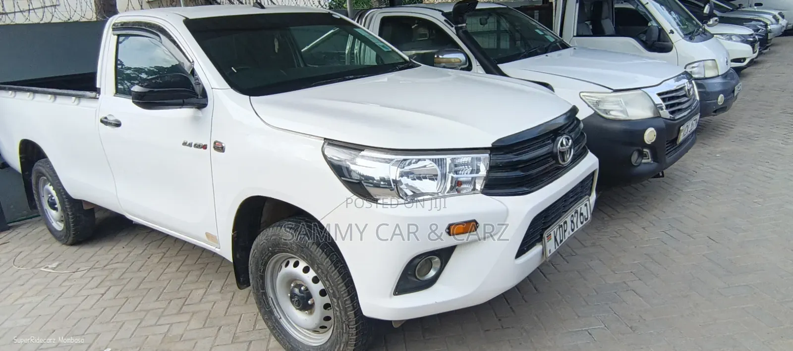 Toyota Hilux 2024 White