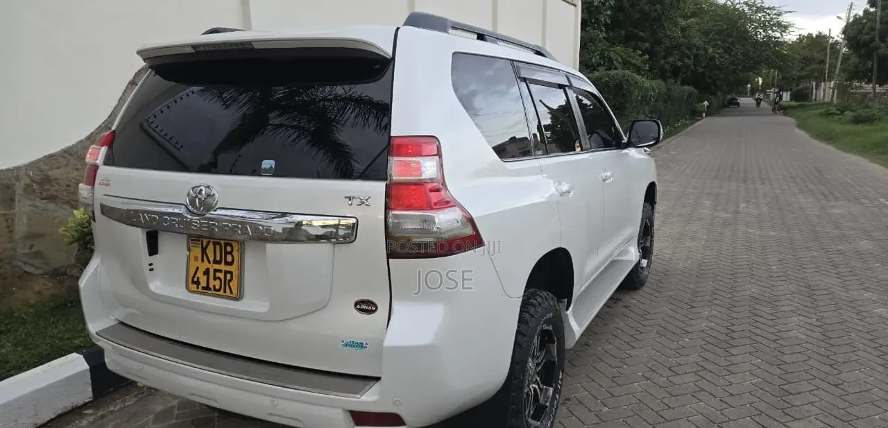 Toyota Land Cruiser Prado 2015 White