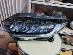 Honda Vezel Headlight