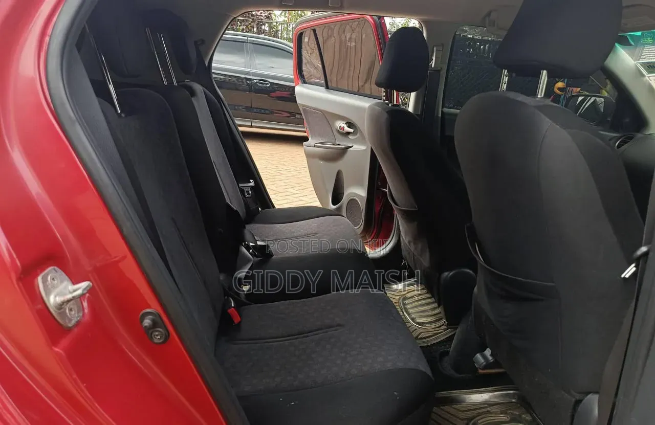 Toyota IST 2007 Red