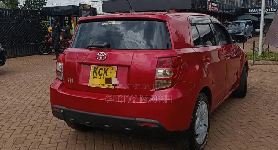 Toyota IST 2007 Red
