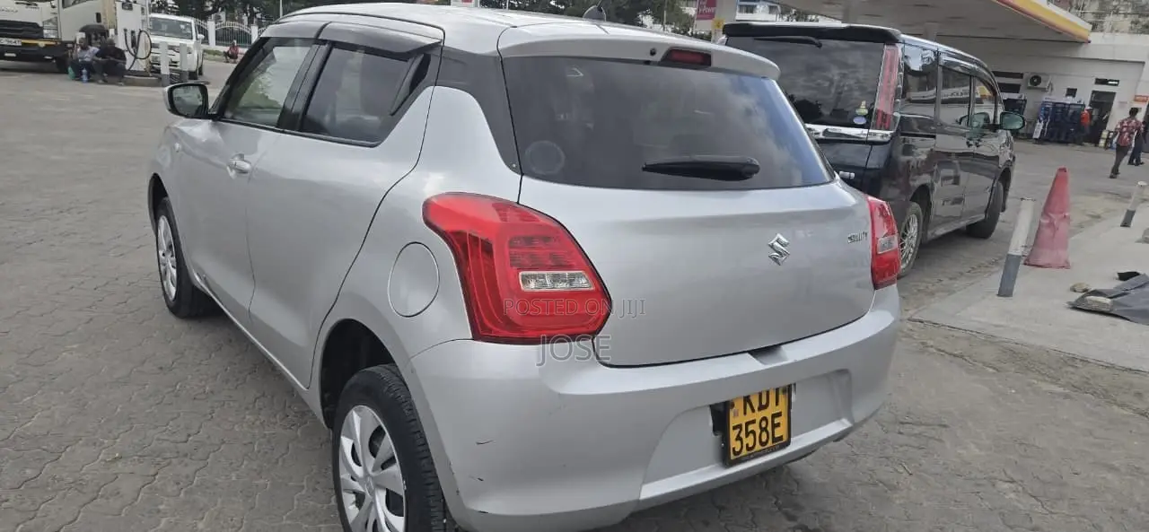 Suzuki Swift 2017 Silver
