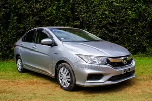 Honda Grace 2018 Silver