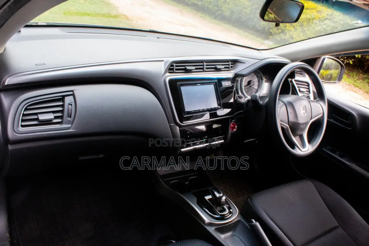 Honda Grace 2018 Silver