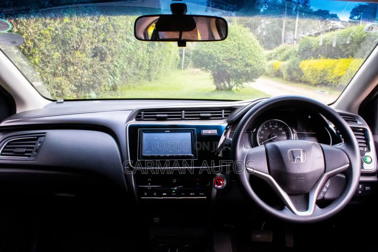 Honda Grace 2018 Silver