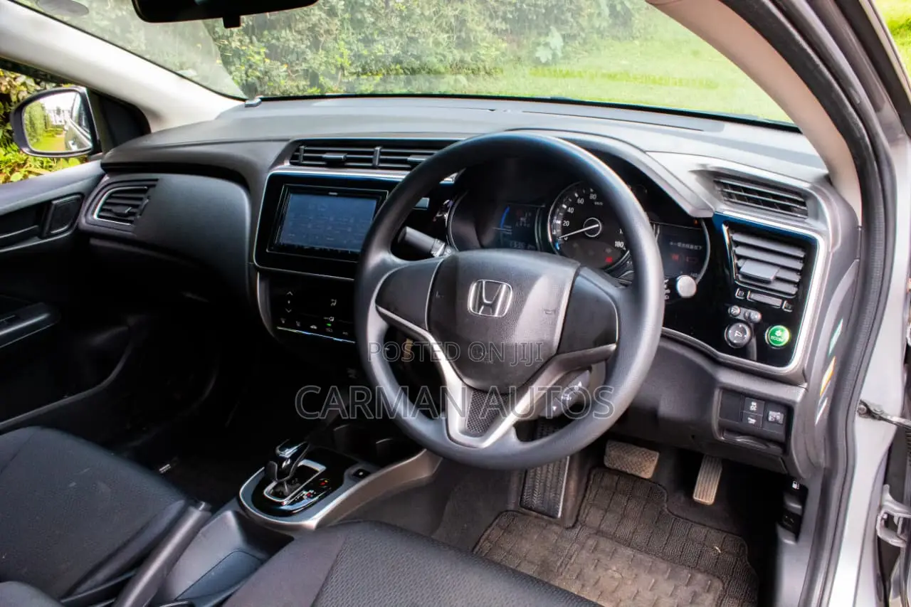 Honda Grace 2018 Silver