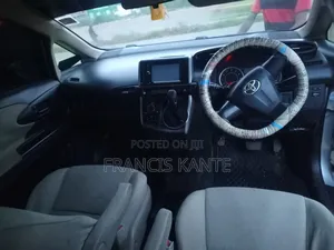Toyota Wish 2010 Silver