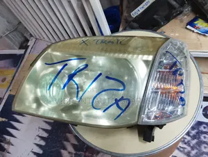 Nissan Xtrail Nt30 Headlight