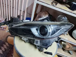 Mazda Axela Headlight