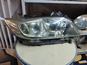 Toyota Vanguard Headlight