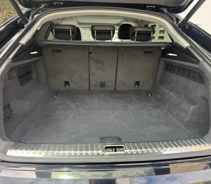 Audi Q8 3.0T Premium AWD quattro 2019 Black