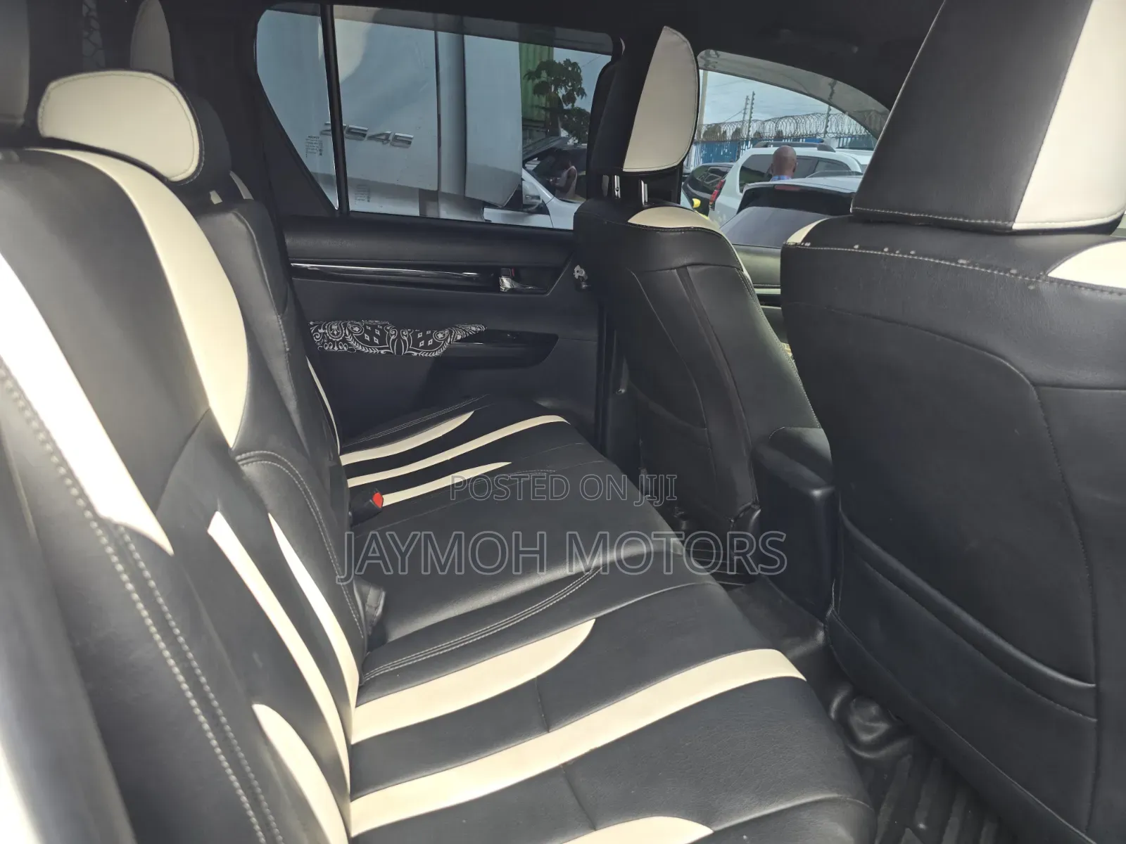 Toyota Hilux 2019 White