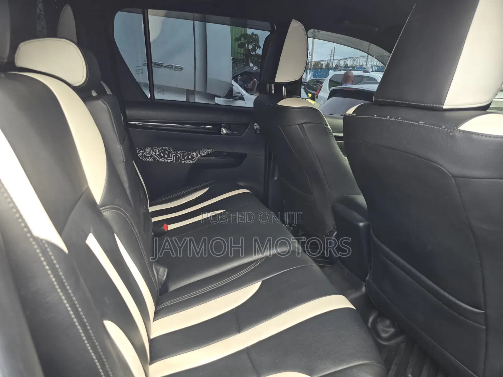 Toyota Hilux 2019 White
