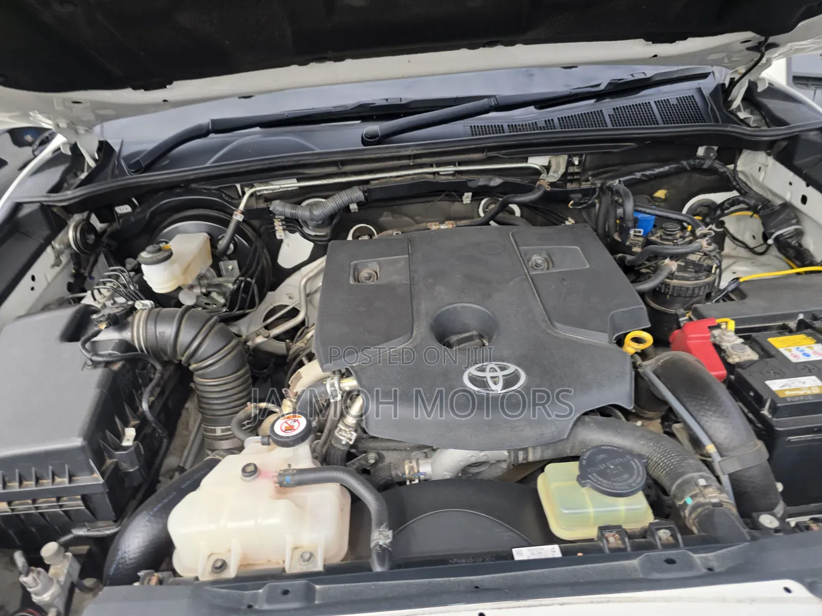 Toyota Hilux 2019 White