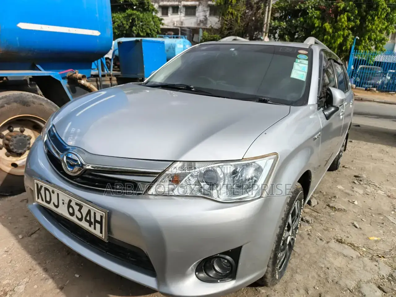 Toyota Corolla Fielder 2017 Silver