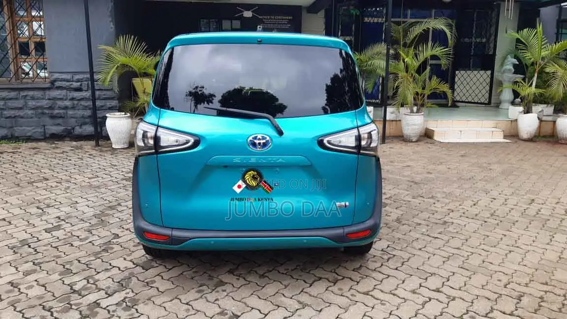 Toyota Sienta 1.5 FWD 2019 Green